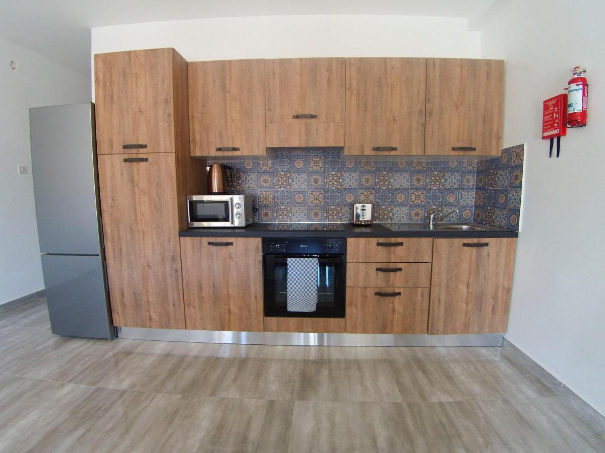 F7 Room 2, Private Bedroom Two Single Beds Shared Bathroom In Shared Flat Msida Eksteriør bilde