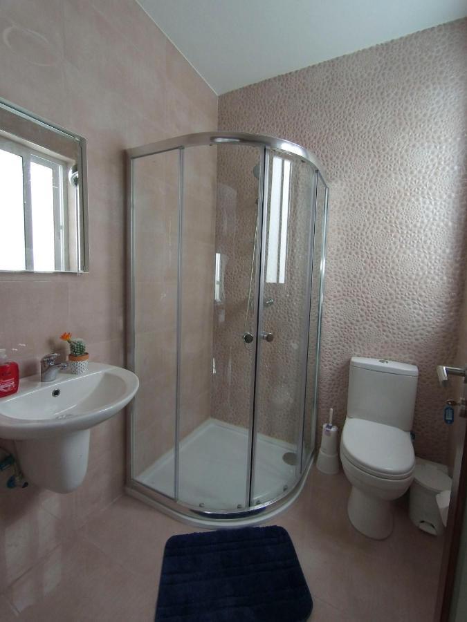 F7 Room 2, Private Bedroom Two Single Beds Shared Bathroom In Shared Flat Msida Eksteriør bilde