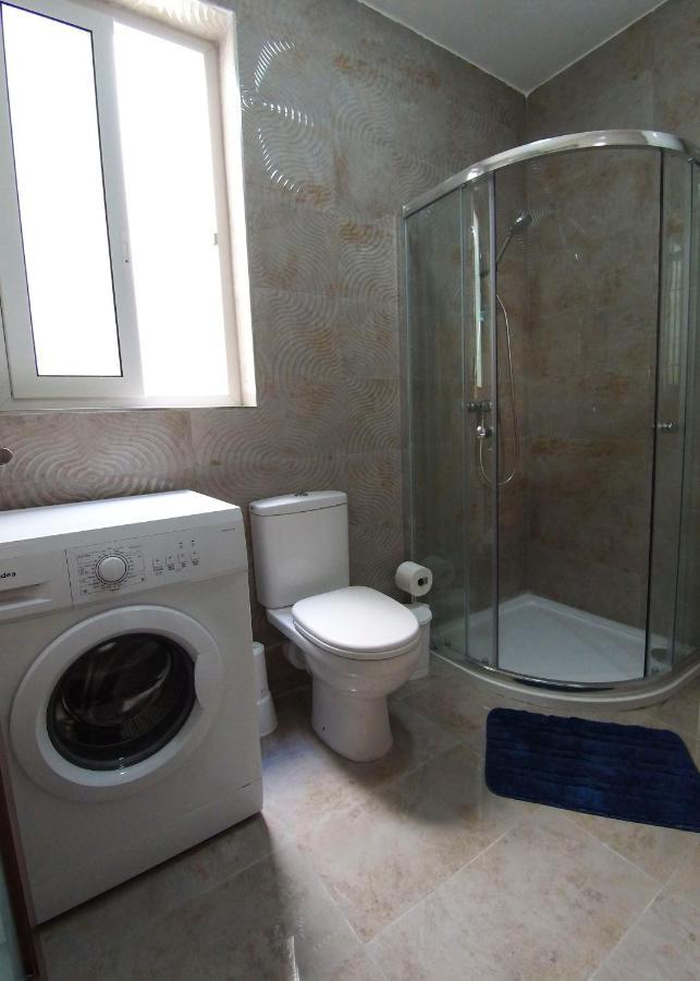 F7 Room 2, Private Bedroom Two Single Beds Shared Bathroom In Shared Flat Msida Eksteriør bilde